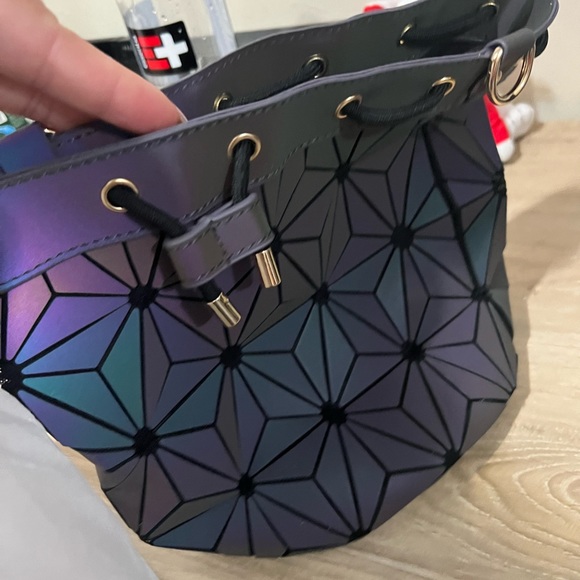 BRAND NEW NEVER WORN…No label brand bag … Reflective … .. - Picture 2 of 7